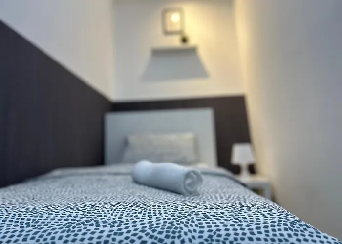 Traveller Partition Room In Al Barsha 1 Near Metro