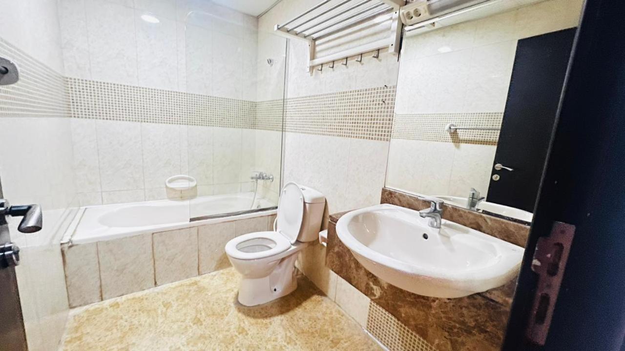 Проживання в сім'ї Traveller Partition In Al Barsha 1 Near Metro
