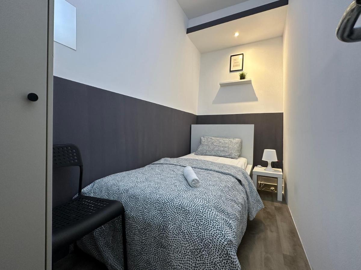 Traveller Partition In Al Barsha 1 Near Metro Проживання в сім'ї