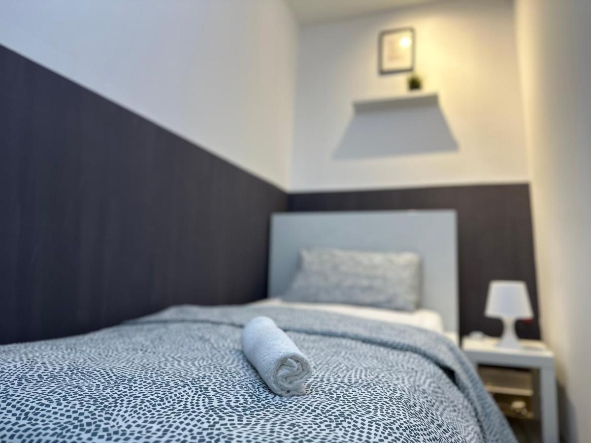 Traveller Partition In Al Barsha 1 Near Metro Accommodatie bij particulieren